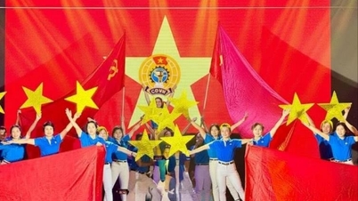 Improving the cultural and spiritual lives of workers in the port city.