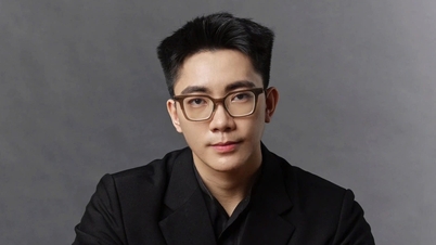 Vietnamese designer Phan Huy is the youngest person in the world to participate in Paris Haute Couture Week.