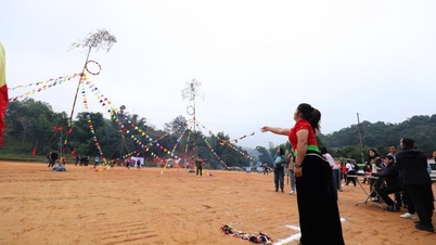 ថ្ងៃដំបូងនៃការប្រកួតនៅក្នុងពិធីបុណ្យបោះបាល់បីប្រទេសវៀតណាម-ឡាវ-ចិនលើកទី៩ ឆ្នាំ២០២៥ គឺពោរពេញដោយភាពរំភើបរីករាយ។