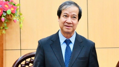 교육훈련부 장관: 학교 구조 개편은 강제적인 할당제에 의해 추진되어서는 안 됩니다.
