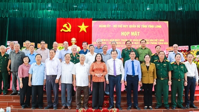 កិច្ចប្រជុំរំលឹកខួបលើកទី ៨១ នៃការបង្កើតកងទ័ពប្រជាជនវៀតណាម។