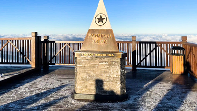 Temperatures drop to 0°C, and white ice appears on the summit of Fansipan.