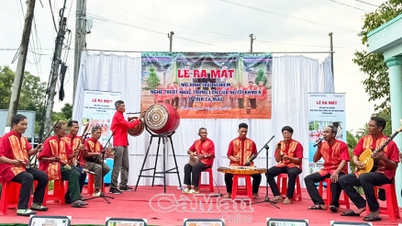 Ca Mau میں روایتی خمیر ڈرم موسیقی کا تجربہ کرنے کے لیے ایک ماڈل لانچ کرنا۔
