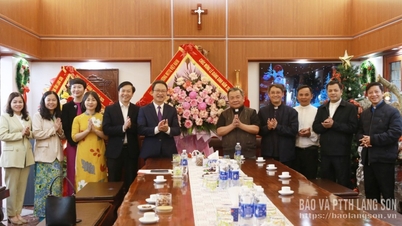 Ủy ban Trung ương MTTQ Việt Nam thăm, chúc mừng Toà Giám mục Giáo phận Lạng Sơn - Cao Bằng nhân dịp Lễ Giáng sinh