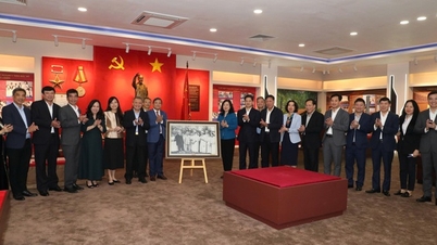 Ministerstvo zdravotnictví získává cennou archivní fotografii prezidenta Ho Či Mina.