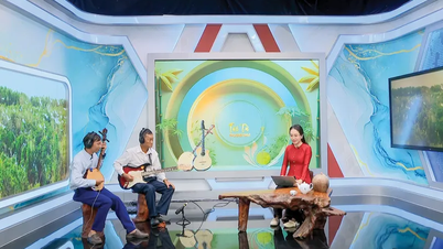 A remarkable traditional Vietnamese folk music artist.