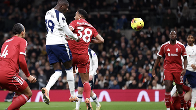 Tottenham nhận hai thẻ đỏ, thua sốc sân nhà trước Liverpool