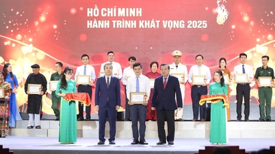 គោរពដល់សមូហភាព និងបុគ្គលគំរូដែលសិក្សា និងធ្វើតាមគំរូរបស់លោកប្រធានហូជីមិញ។