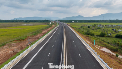 The Quang Ngai - Hoai Nhon expressway features a unique tunnel.
