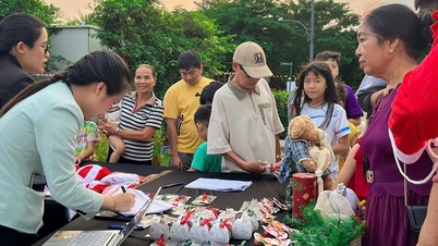 Menguji model untuk ruang seni awam hujung minggu di Bandar Raya Ho Chi Minh.