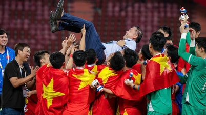 La selección sub-23 de Vietnam viajará a Arabia Saudita el 26 de diciembre, con el dúo dinámico de Tran Anh Tu y Kim Sang-sik a su lado.