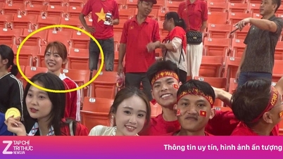 រូបថតរបស់ Thanh Thảo លួចមើល Lý Đức កំពុងតែពេញនិយម។