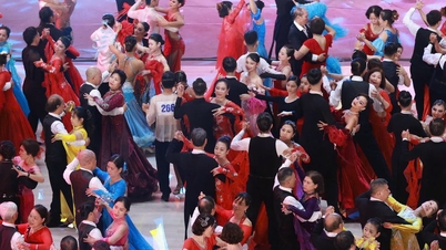 Bestätigung des Rekords für den „Hanoi-Tango-Tanz mit der größten Teilnehmerzahl“.