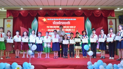 Lebih dari 1.500 siswa berpartisipasi dalam kegiatan yang merayakan ulang tahun ke-81 berdirinya Tentara Rakyat Vietnam.