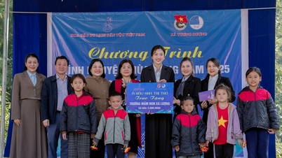 Deuxième place : Kha Thi Tho : Fière de promouvoir la beauté du groupe ethnique thaï dans la province de Nghe An.