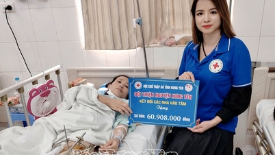 Dobrovolnický tým Hung Yen poskytl pomoc rodině v mimořádně obtížné situaci v nemocnici Viet Duc Friendship Hospital.