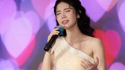 The winner of "Hanoi Singing Contest" shares her feelings about this new milestone.