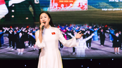 Launching the music project "Party's Will - People's Heart" to celebrate the 14th Party Congress.