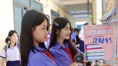 សាលារៀបចំភាពជាដៃគូគ្រប់ប្រភេទ ហើយឪពុកម្តាយចំណាយប្រាក់រាប់លានដុងជារៀងរាល់ខែ។