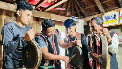 Die dröhnenden Gongs der Cham H'roi hallen wider