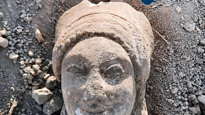 Kepala patung kuno ditemukan di kota Etruria, Vulci.