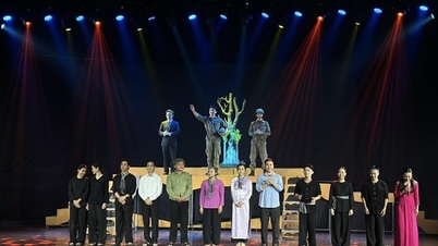 "The Aspiration for Peace" - a hallmark of flourishing political and artistic expression in Ba Ria.