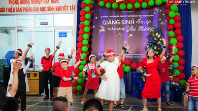 Das Empyrean Nha Trang Hotel organisierte das Programm "Warme Weihnachten - Liebe erleuchten" für Kinder mit Behinderungen.