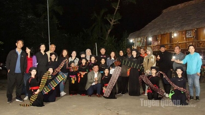 คณะผู้แทนจากโครงการ Famtrip นานาชาติสำรวจผลิตภัณฑ์การท่องเที่ยวในเมืองตวนกวาง