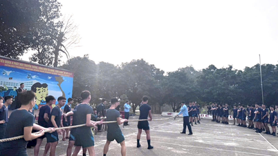 Air Defense - Air Force Academy: Numerous activities to celebrate the founding day of the Vietnam People's Army.
