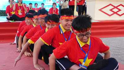 Instilling a love for the sea and islands in Hanoi students.