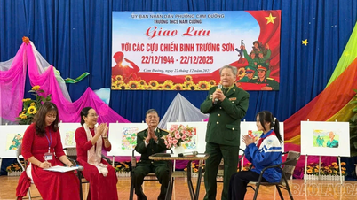 โรงเรียนมัธยมนามเกืองได้จัดกิจกรรมแลกเปลี่ยนกับทหารผ่านศึกจากเมืองเจื่องเซิน เพื่อรำลึกถึงวันก่อตั้งกองทัพประชาชนเวียดนาม