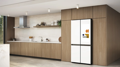 Samsung's Bespoke AI refrigerator can suggest suitable recipes.