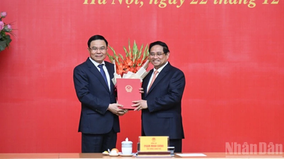 Thủ tướng Phạm Minh Chính trao Quyết định giao Quyền Bộ trưởng Công thương