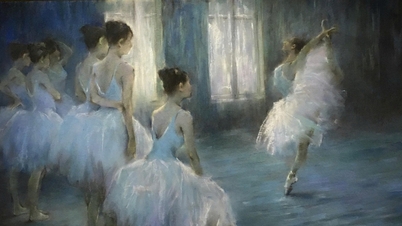 What do naked women, ballet dancers, and antiques and ruins have in common?