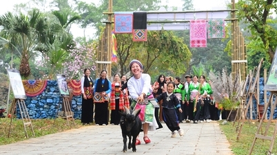 Rich in the cultural colors of ethnic groups at the "Highland Market - Welcoming the New Year 2026"