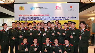 មនុស្ស ១៥០ នាក់បានចូលរួមក្នុងពិធីមួយដើម្បីស្បថប្តេជ្ញាចិត្តរបស់ពួកគេចំពោះខ្សែបូពណ៌ស ដើម្បីការពារស្ត្រី និងកុមារពីអំពើហិង្សា ការក្លែងបន្លំ និងគ្រោះថ្នាក់តាមអ៊ីនធឺណិត។
