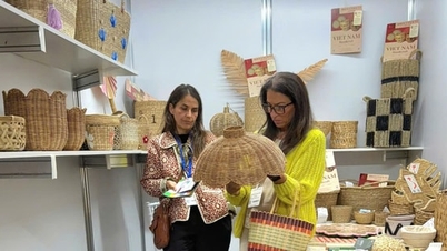 Hanoi: Vorschlag zur Vergabe des Titels „Herausragender Kunsthandwerker“ im Bereich der bildenden Kunst und des Kunsthandwerks im Jahr 2025.