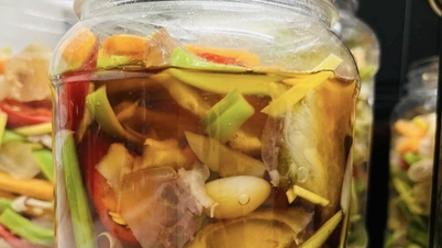 Peu de gens auraient deviné que ce morceau de bœuf est encore meilleur après une longue cuisson, et que, consommé correctement, il devient un plat très nutritif pour les os et les articulations.