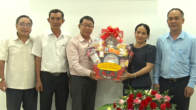ឃុំឌៀនខាញ់៖ ទស្សនកិច្ច និងអបអរសាទរដល់ស្ថាប័នសាសនា។