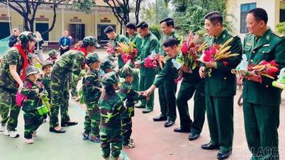 ឡាវកាយ៖ សាលារៀននានាពោរពេញដោយសកម្មភាពអបអរសាទរទិវាបង្កើតកងទ័ពប្រជាជនវៀតណាម។