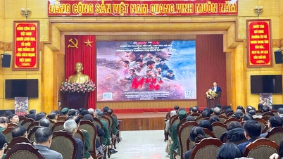 សង្កាត់ Tay Ho Ward បានរៀបចំសកម្មភាពនយោបាយរបស់ខ្លួននៅត្រីមាសទី 4/2025 ក្នុងទម្រង់ជាការទស្សនាខ្សែភាពយន្ត "Red Rain"។