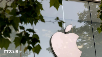 Apple slår seg sammen med Google for å akselerere i kappløpet om kunstig intelligens.