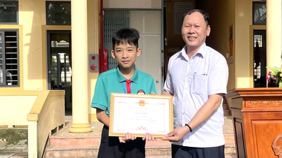 ផ្តល់រង្វាន់ដល់សិស្សដែលរកឃើញរបស់របរដែលបាត់ ហើយប្រគល់វាទៅម្ចាស់វិញ។