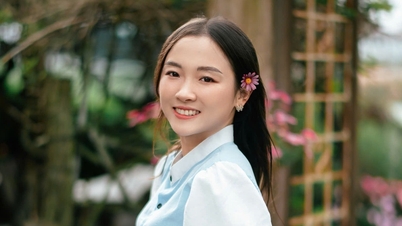 Cô giáo xinh đẹp và các 'chiêu' ngăn cản học trò bỏ học, lấy chồng sớm