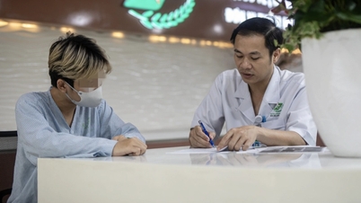 Young man donates liver to critically ill lecturer: "All I knew was I had to save a life."