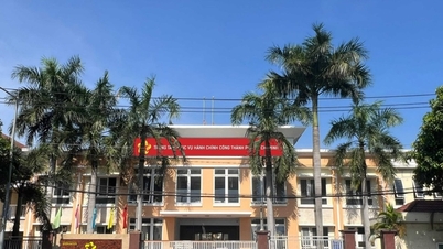 Departments and agencies in Ho Chi Minh City will stop accepting applications at their offices from December 27th.