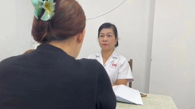 Hà Nội: Cô gái rối loạn tâm thần vì áp lực "lương nghìn USD"
