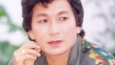 女優のキエウ・ティエンさんは、故ミン・フン功労芸術家が亡くなってから17年目に、彼女を偲んで深い感動を覚えた。