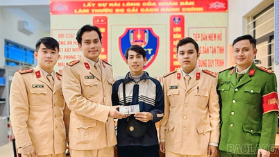 Lao Cai: Dopravní policie pomohla občanům získat zpět 10 milionů dongů ztracených v dopravě.