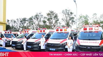 Vingroup Corporation has donated 15 ambulances equipped with modern facilities to Ha Tinh province.